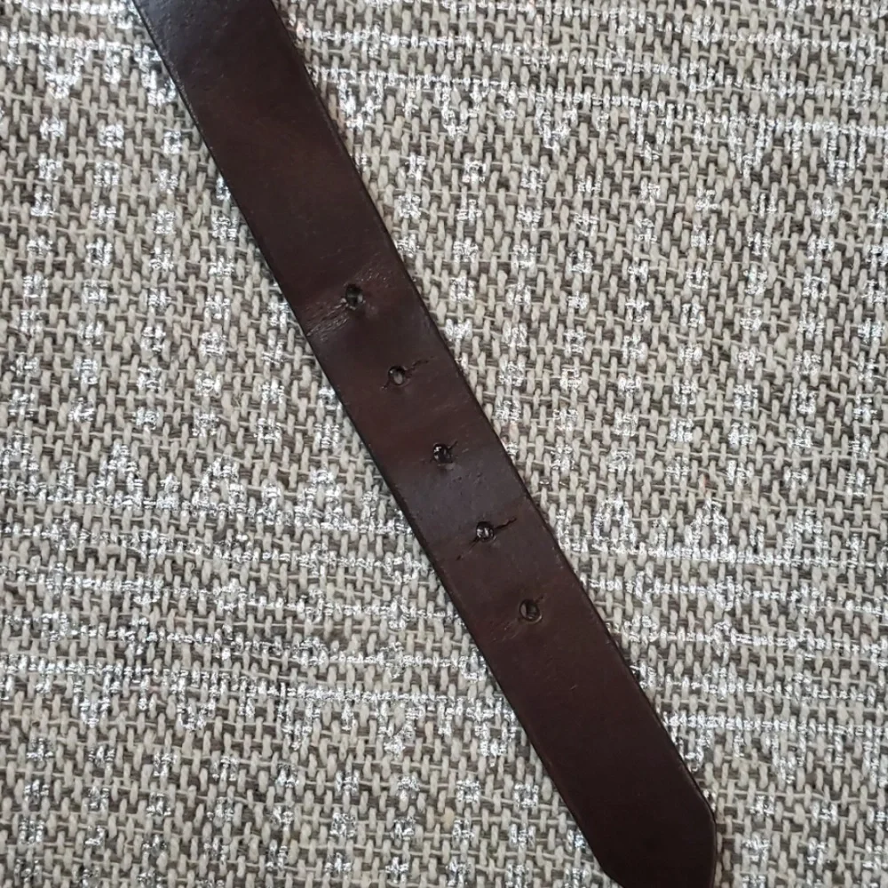 Youth boy's size Medium Leather Belt brown